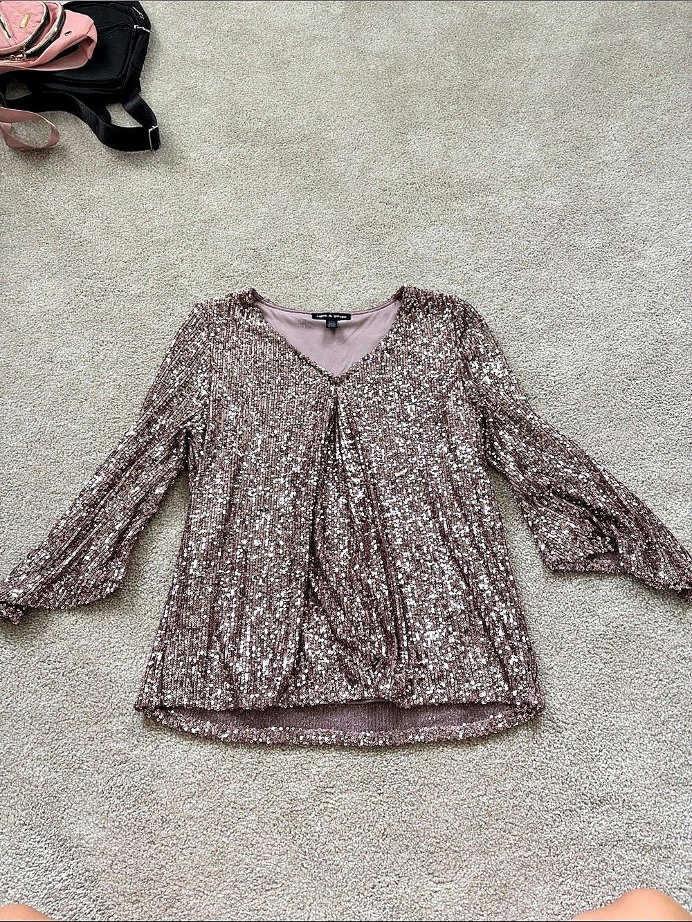 Cable & Gauge Sequin Twist Front V-Neck Top Pink & Brown Medium Like New